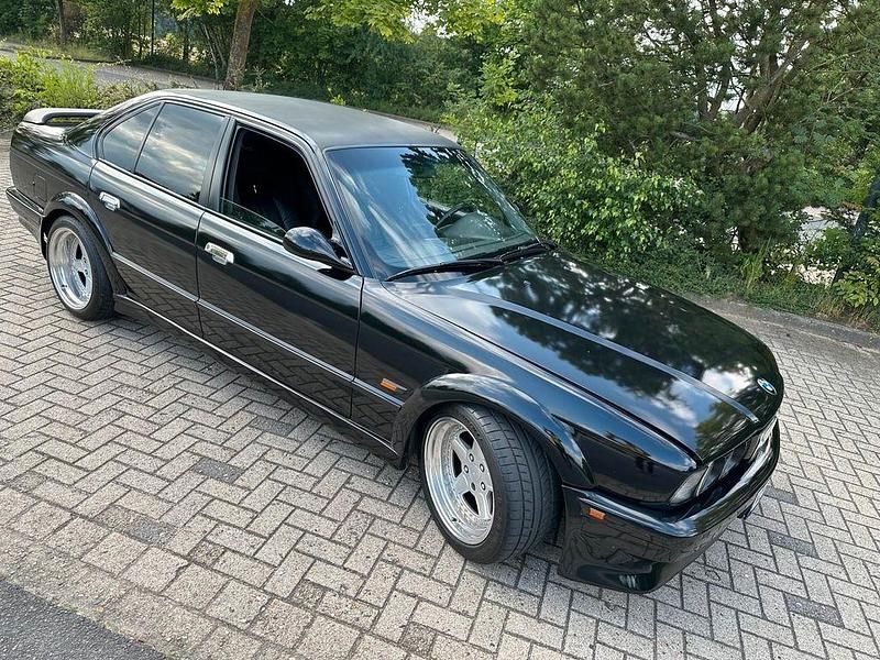 Schwarz Gebraucht 1995 BMW 530 Performance Limousine | 33.000 € - Bild 1/4