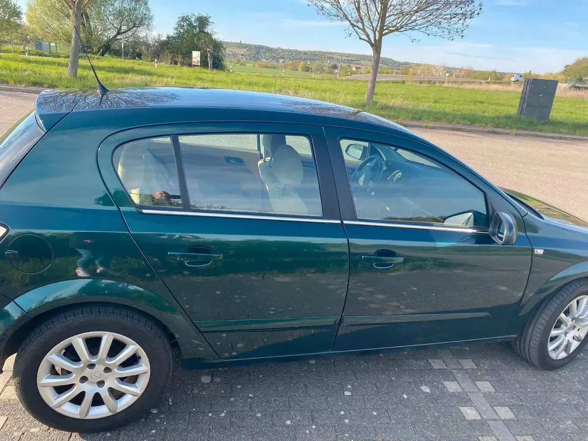 Gebraucht Opel Astra 105 PS (77 kW) 2004 Grün Limousine