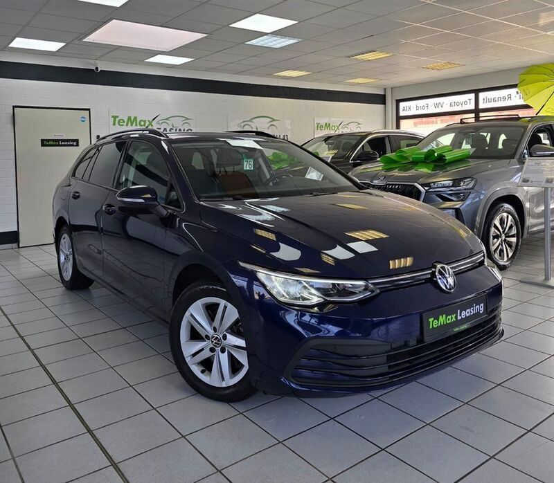 Blau Gebraucht 2021 VW Golf VIII Life Kombi | 19.999 € (Teuer) - Bild 1/4