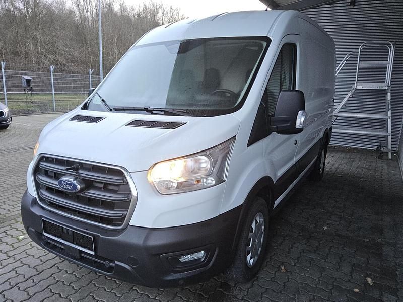 Gebraucht Ford Transit Trend 131 PS (96 kW) 2022 Frostweiß Limousine