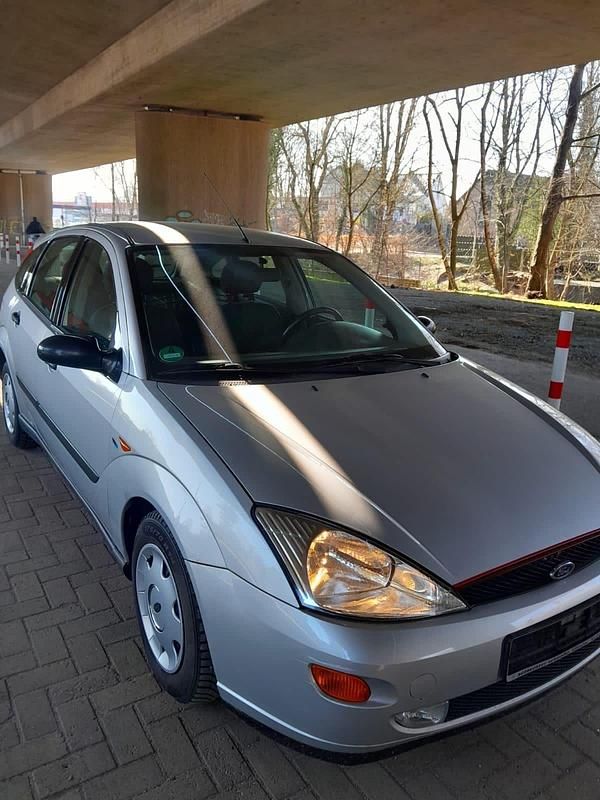 Usata Ford Focus 75 CV (55 kW) 1999 Argento Station wagon