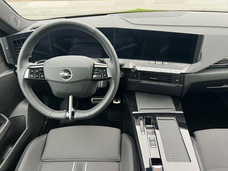 Gebraucht Opel Astra 131 PS (96 kW) 2024 Schwarz Limousine