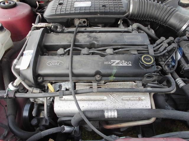 Gebraucht Ford Mondeo 116 PS (85 kW) 1998 Rot Limousine