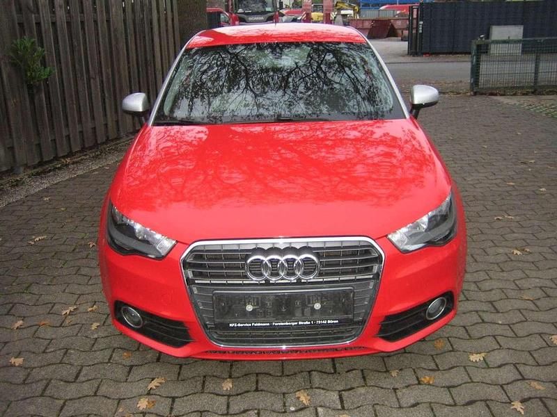 Gebraucht Audi A1 86 PS (63 kW) 2012 Misanorot perleffekt Kleinwagen