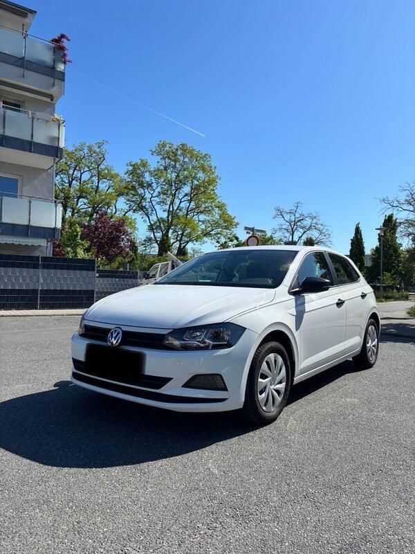 Weiß Gebraucht 2018 VW Polo Comfortline Kleinwagen | 9.500 € (Guter Preis) - Bild 1/4