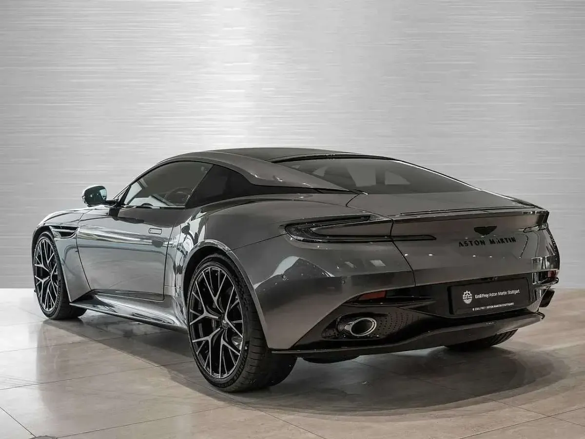 Gebraucht Aston Martin DB12 680 PS (500 kW) 2025 Magnetic silver Coupé