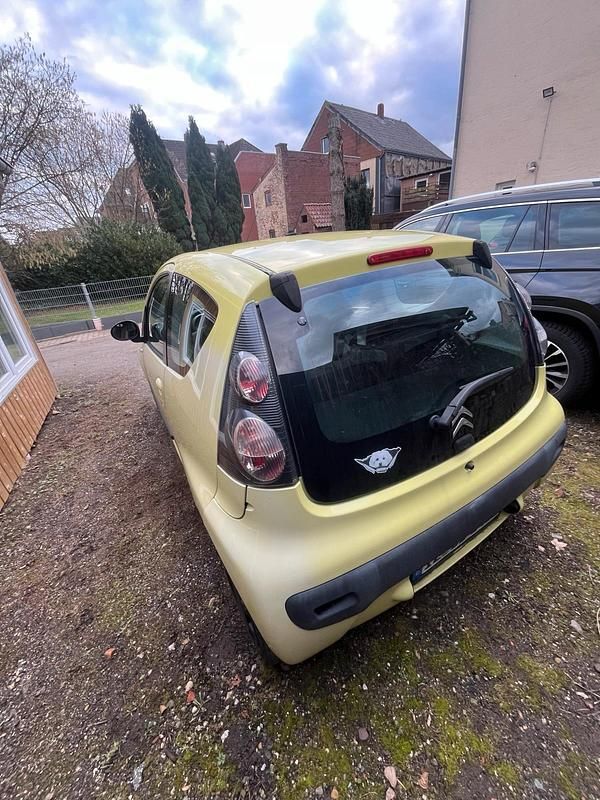 Gebraucht Citroën C1 68 PS (50 kW) 2008 Gelb Kleinwagen