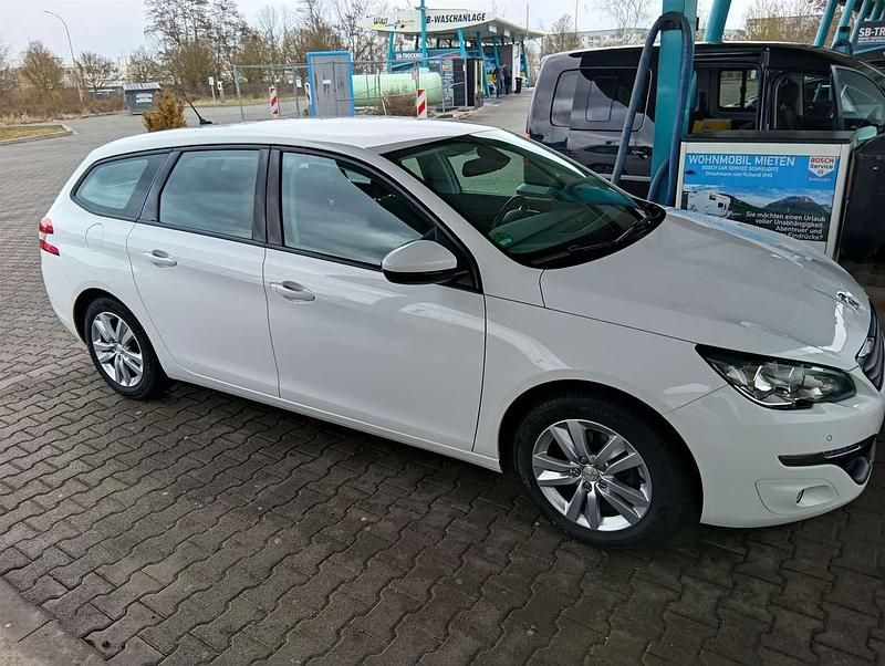 Gebraucht Peugeot 308 SW 131 PS (96 kW) 2015 Weiß Kombi