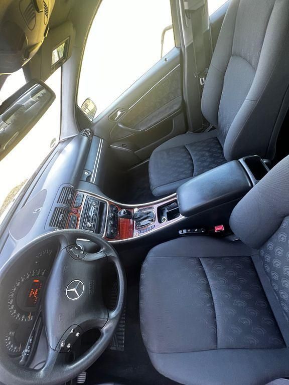 Gebraucht Mercedes C200 Elegance 116 PS (85 kW) 2001 Silber Limousine