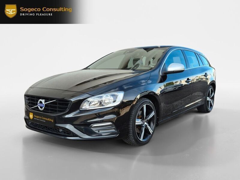 Schwarz Gebraucht 2019 Volvo V60 R-Design Momentum Kombi | 13.900 € (Superpreis) - Bild 1/4