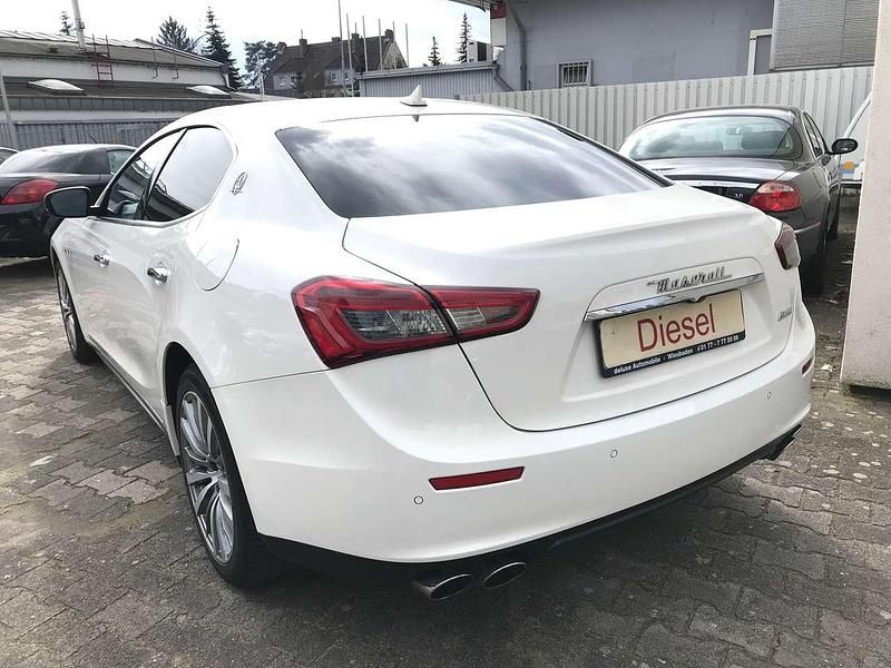 Gebraucht Maserati Ghibli 275 PS (202 kW) 2017 Weiß Coupé