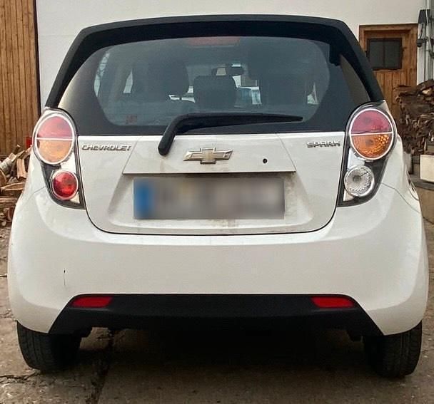 Gebraucht Chevrolet Spark 64 PS (47 kW) 2011 Weiß Kleinwagen