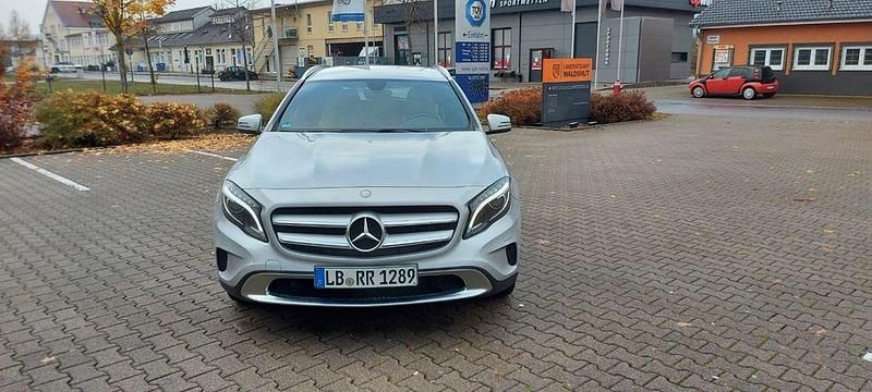 Gebraucht Mercedes GLA250 211 PS (155 kW) 2014 Grau SUV