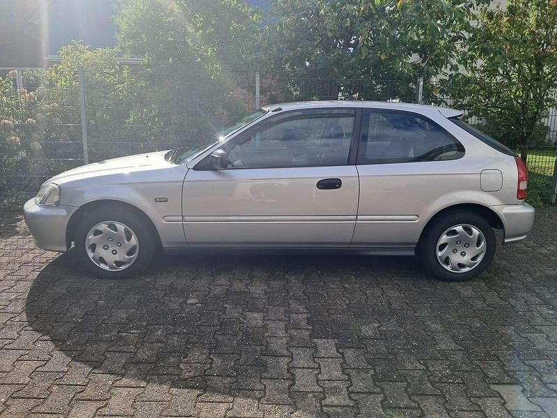 Silber Gebraucht 2000 Honda Civic Kleinwagen | 7.000 € - Bild 1/4