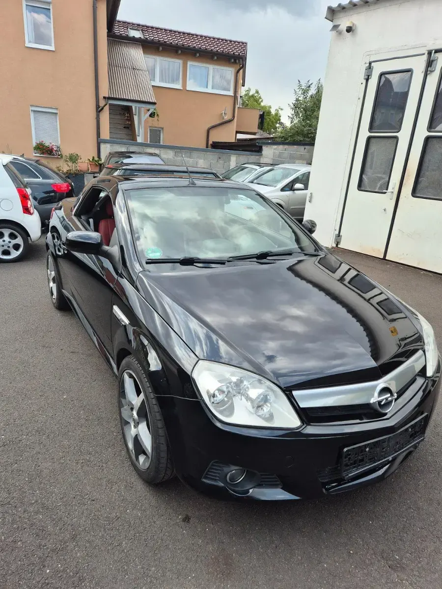 Gebraucht Opel Tigra 122 PS (89 kW) 2009 Schwarz Cabrio