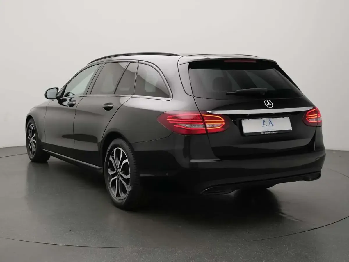 Gebraucht Mercedes C220 Avantgarde 194 PS (142 kW) 2021 Obsidianschwarz Kombi