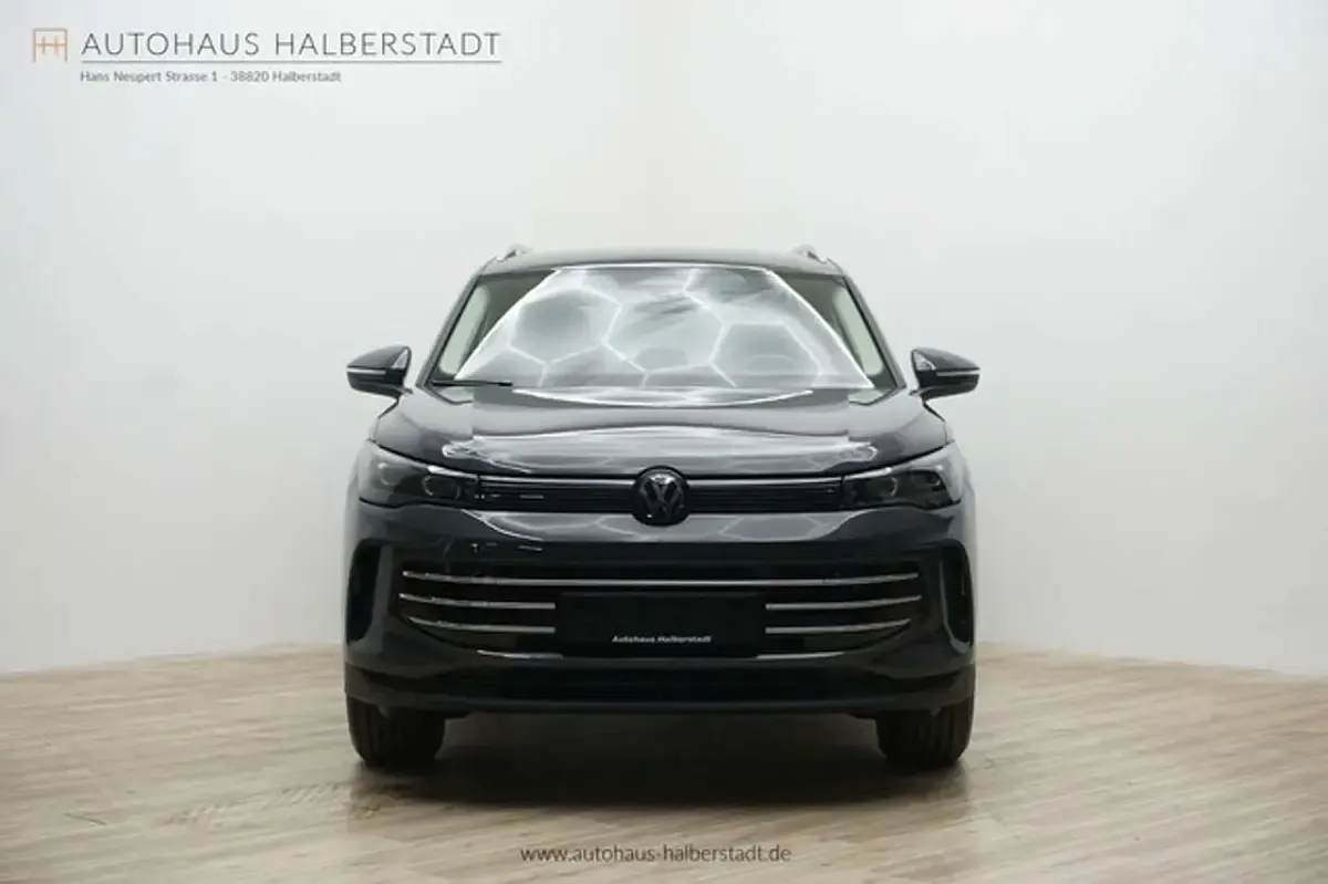 Gebraucht VW Tiguan Elegance 193 PS (141 kW) 2026 Grau SUV