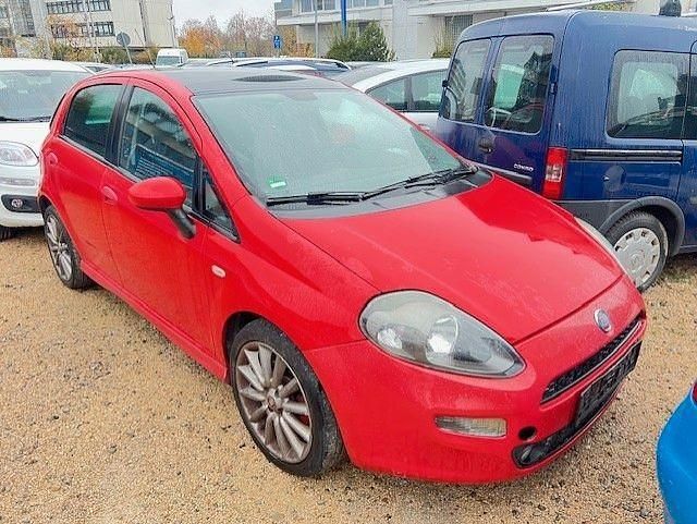 Rot Gebraucht 2013 Fiat Punto Sport Limousine | 4.500 € (Etwas zu teuer) - Bild 1/4