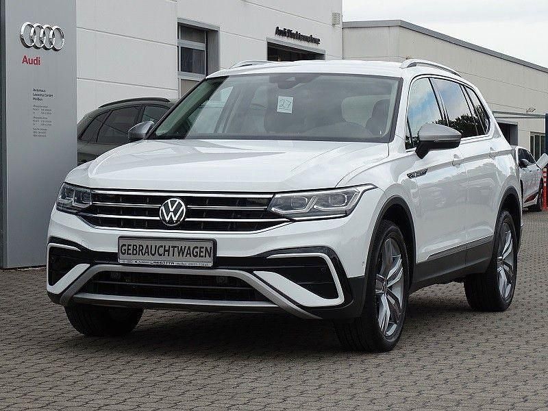 Weiß Gebraucht 2022 VW Tiguan Allspace Elegance SUV | 29.950 € (Guter Preis) - Bild 1/4