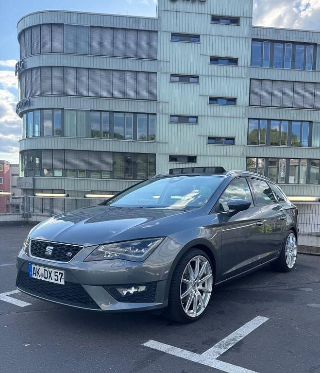 Grau Gebraucht 2016 Seat Leon ST FR Kombi | 11.950 € (Fairer Preis) - Bild 1/4