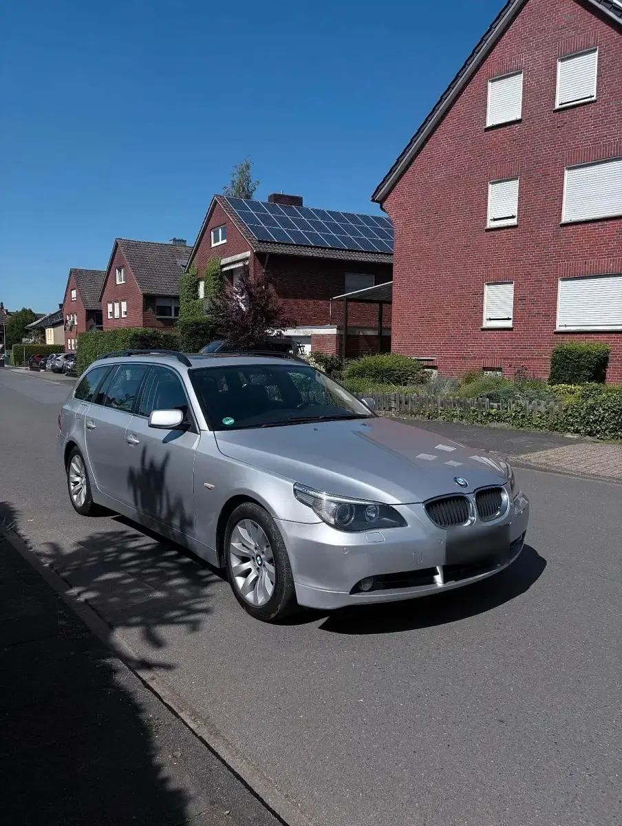 Gebraucht BMW 525 177 PS (130 kW) 2005 Grau Kombi