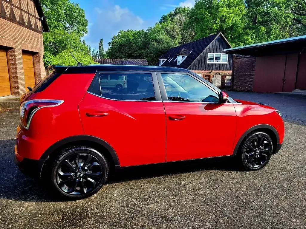 Gebraucht SsangYong Tivoli Quartz 128 PS (94 kW) 2017 Rot SUV