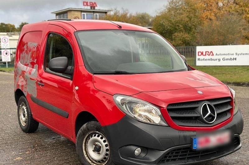 Rot Gebraucht 2016 Mercedes Citan 108 Van | 3.800 € (Guter Preis) - Bild 1/4