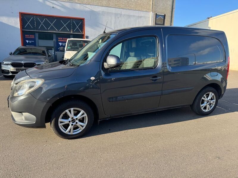Grau Gebraucht 2013 Mercedes Citan 108 Van / Kleinbus | 6.999 € (Teuer) - Bild 1/4