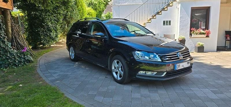 Schwarz Gebraucht 2011 VW Passat Sound Kombi | 5.000 € (Fairer Preis) - Bild 1/4