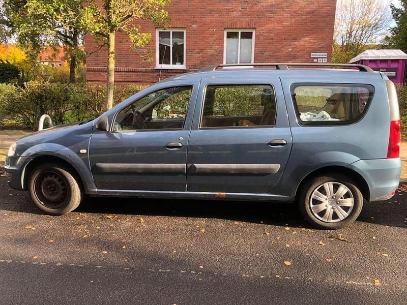 Blau Gebraucht 2010 Dacia Logan Limousine | 2.500 € (Fairer Preis) - Bild 1/4