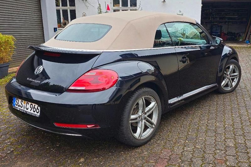 Gebraucht VW Beetle Cabriolet Design 105 PS (77 kW) 2018 Schwarz Cabrio