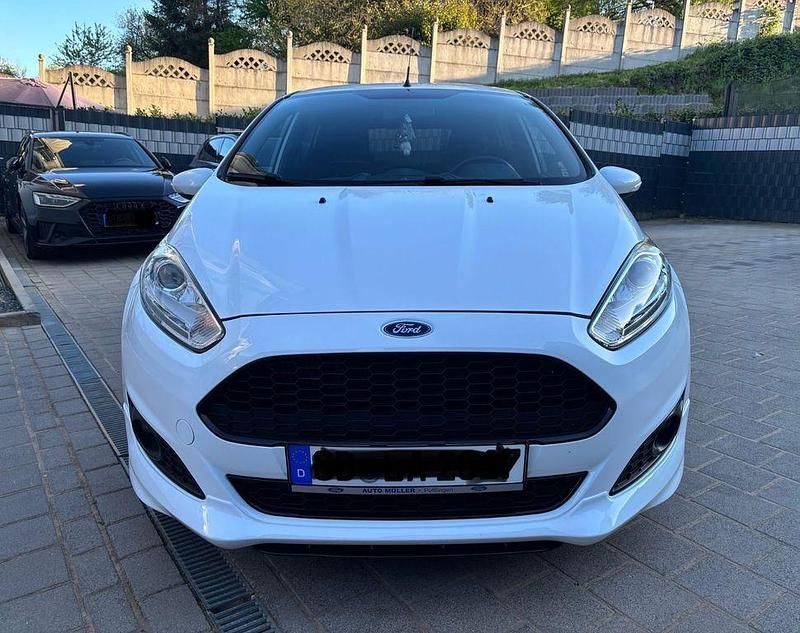 Weiß Gebraucht 2017 Ford Fiesta ST-Line Kleinwagen | 9.490 € (Guter Preis) - Bild 1/4
