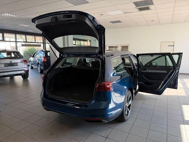 Gebraucht VW Passat Business 190 PS (139 kW) 2019 Blau Kombi