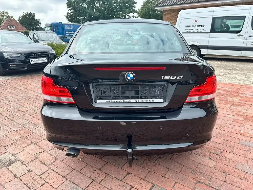 Gebraucht BMW 120 Coupé Sport Line 177 PS (130 kW) 2011 Schwarz Coupé