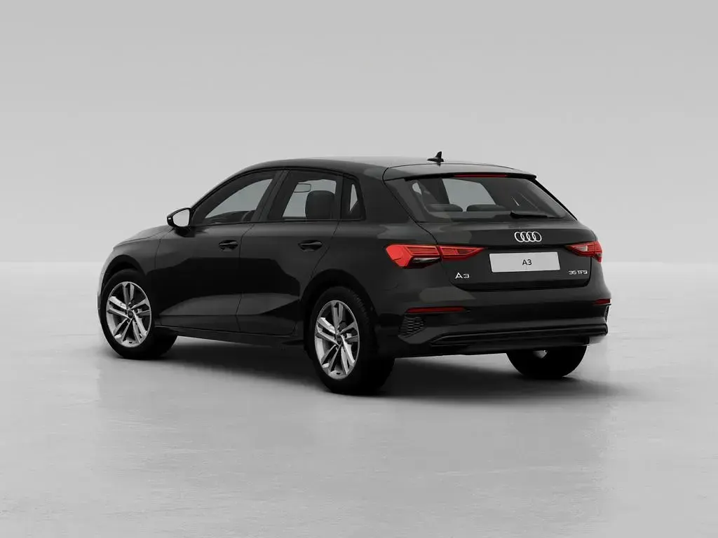 Gebraucht Audi A3 Basis 150 PS (110 kW) 2024 Brillantschwarz Limousine