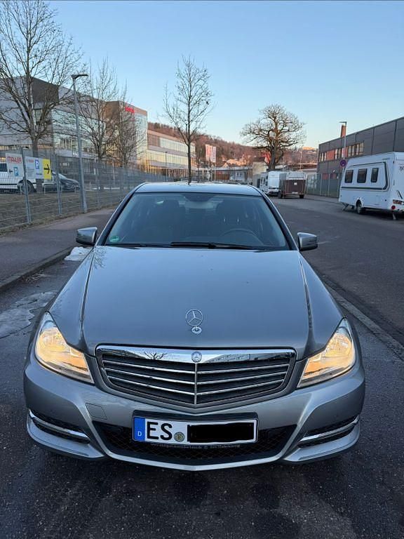 Grau Gebraucht 2012 Mercedes C180 Elegance Limousine | 8.500 € (Fairer Preis) - Bild 1/4
