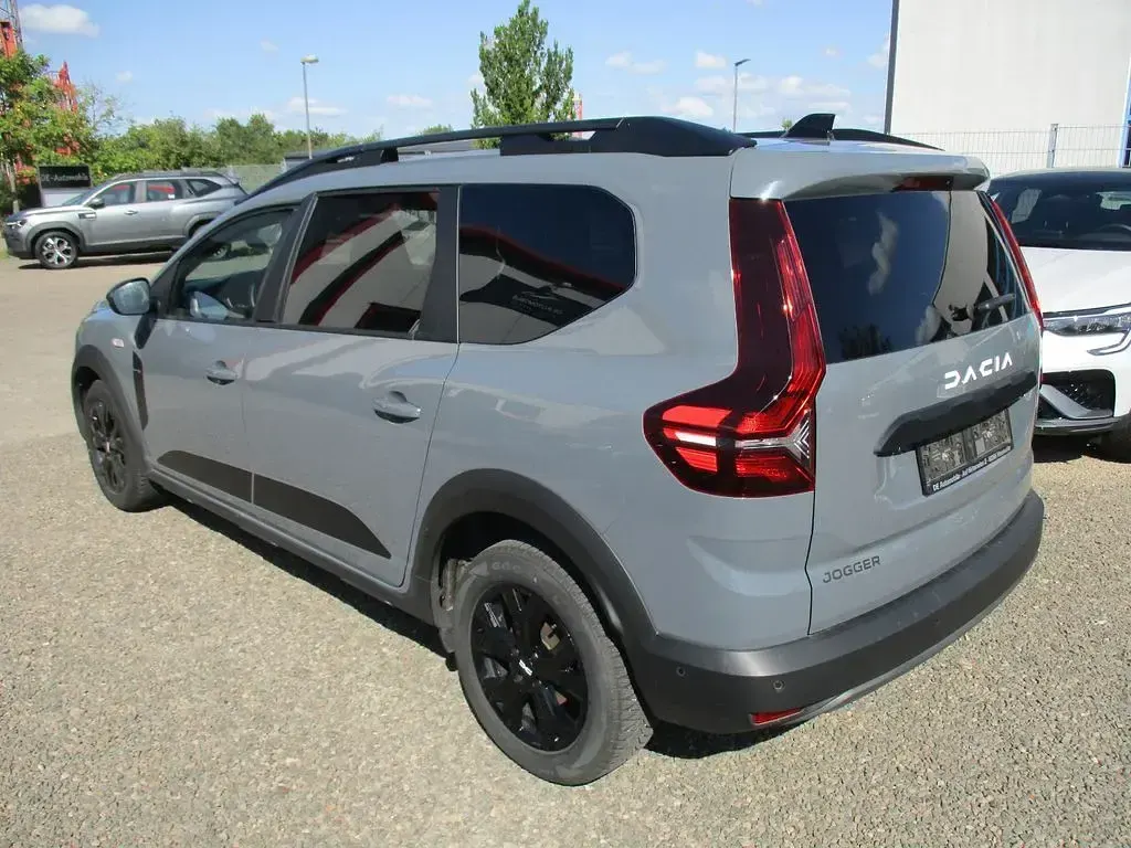 Gebraucht Dacia Jogger Extreme 110 PS (80 kW) 2023 Grau Van / Kleinbus