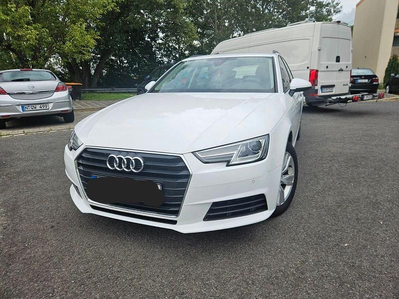 Weiß Gebraucht 2016 Audi A4 Kombi | 12.500 € (Guter Preis) - Bild 1/4