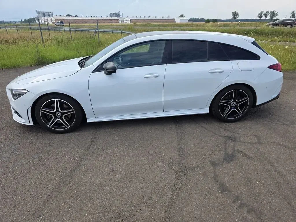 Gebraucht Mercedes CLA200 Shooting Brake 150 PS (110 kW) 2020 Weiß Kombi