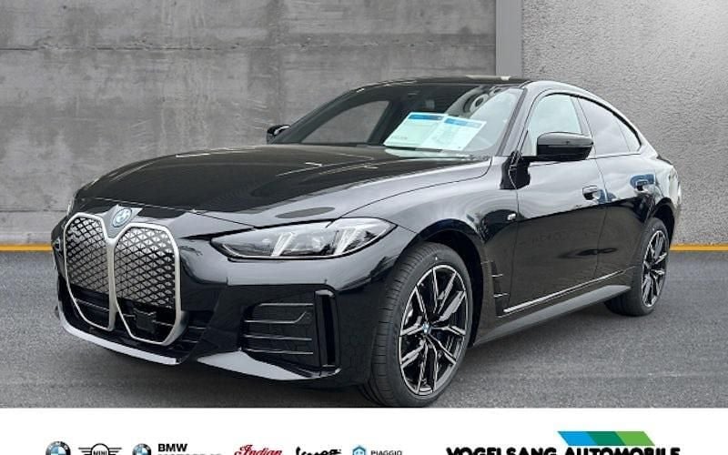 Saphirschwarz metallic Gebraucht 2025 BMW i4 M Sport Limousine | 51.990 € (Guter Preis) - Bild 1/4