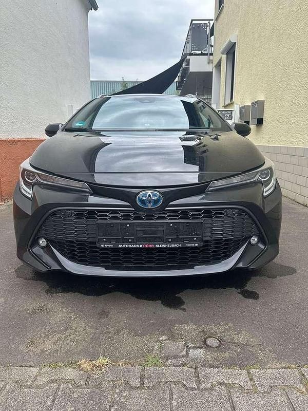 Schwarz Gebraucht 2022 Toyota Corolla Team Kombi | 24.000 € (Fairer Preis) - Bild 1/4