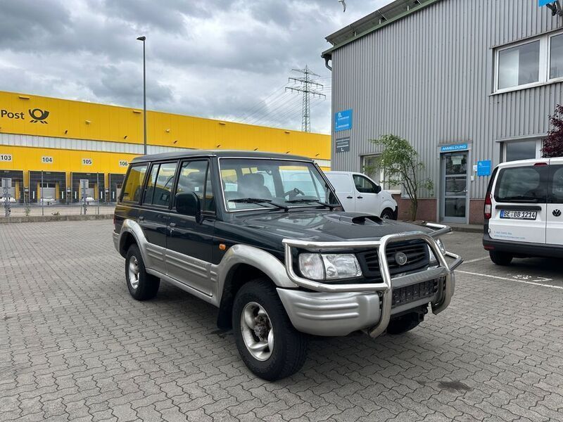 Grün Gebraucht 2000 Hyundai Galloper SUV | 3.300 € - Bild 1/4
