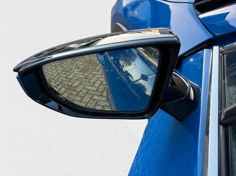 Gebraucht Lexus UX 300e 150 kW (204 PS) 2021 Blau SUV