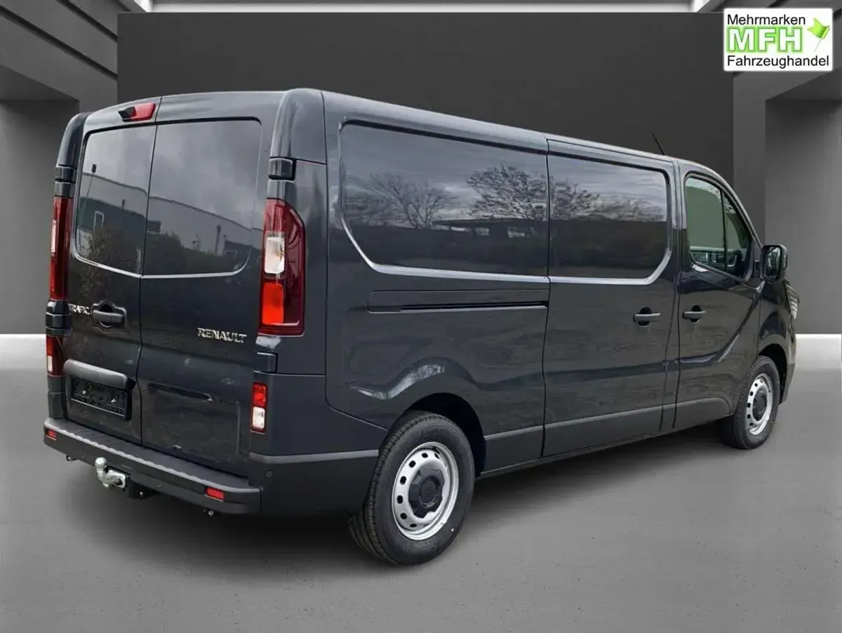 Neu Renault Trafic 170 PS (125 kW) 2025 Kometengrau Van / Kleinbus