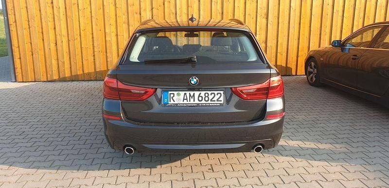 Gebraucht BMW 530 265 PS (194 kW) 2018 Grau Kombi