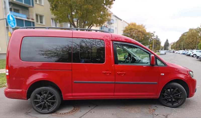 Usata VW Caddy Maxi 140 CV (102 kW) 2012 Rosso Monovolume