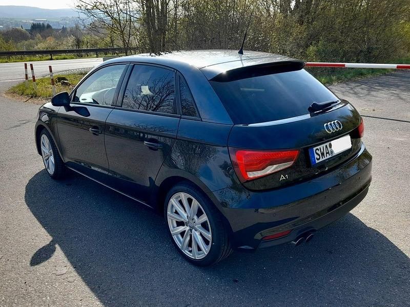 Gebraucht Audi A1 Sportback Design 125 PS (91 kW) 2015 Schwarz Kleinwagen