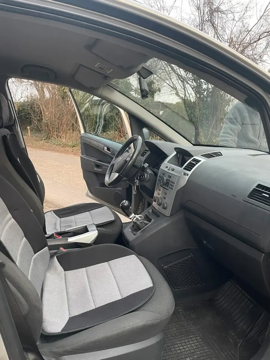 Gebraucht Opel Zafira 116 PS (85 kW) 2009 Andere farben Van / Kleinbus