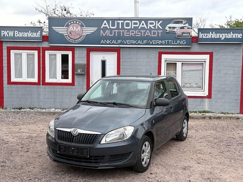Gebraucht Skoda Fabia Ambiente 60 PS (44 kW) 2010 Grau Limousine