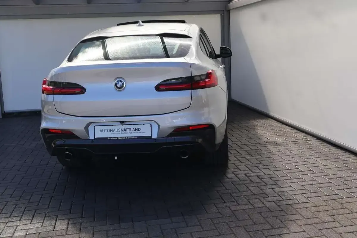 Gebraucht BMW X4 M Sport 265 PS (194 kW) 2019 Glaciersilber metallic SUV